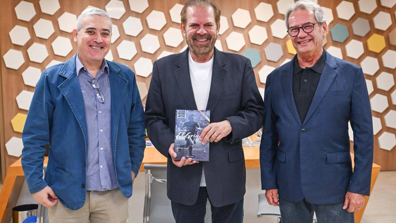 O jornalista e escritor Rodrigo Viana, autor da biografia 