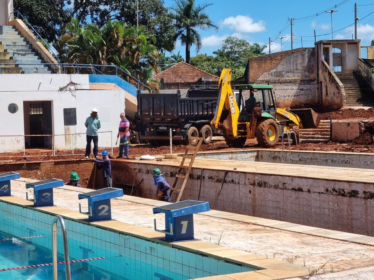 Avança remodelação no complexo esportivo da Fonte Luminosa
