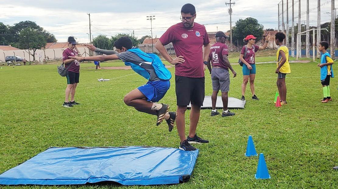 Festival de Atletismo mobiliza jovens no Jardim Morumbi e Jardim Esplanada em Araraquara