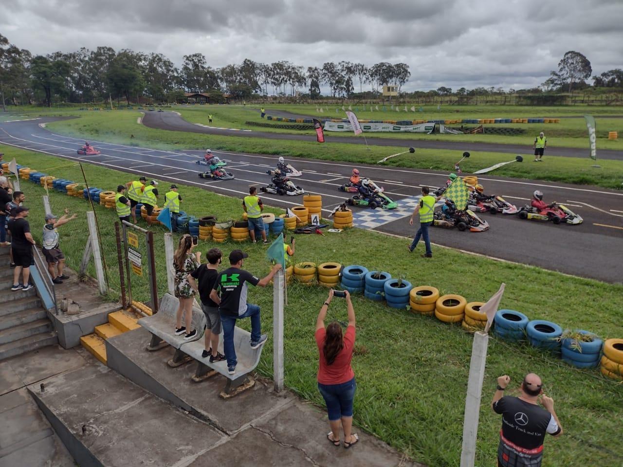 Kartódromo do Pinheirinho terá Domingo 26/03 de muita velocidade!