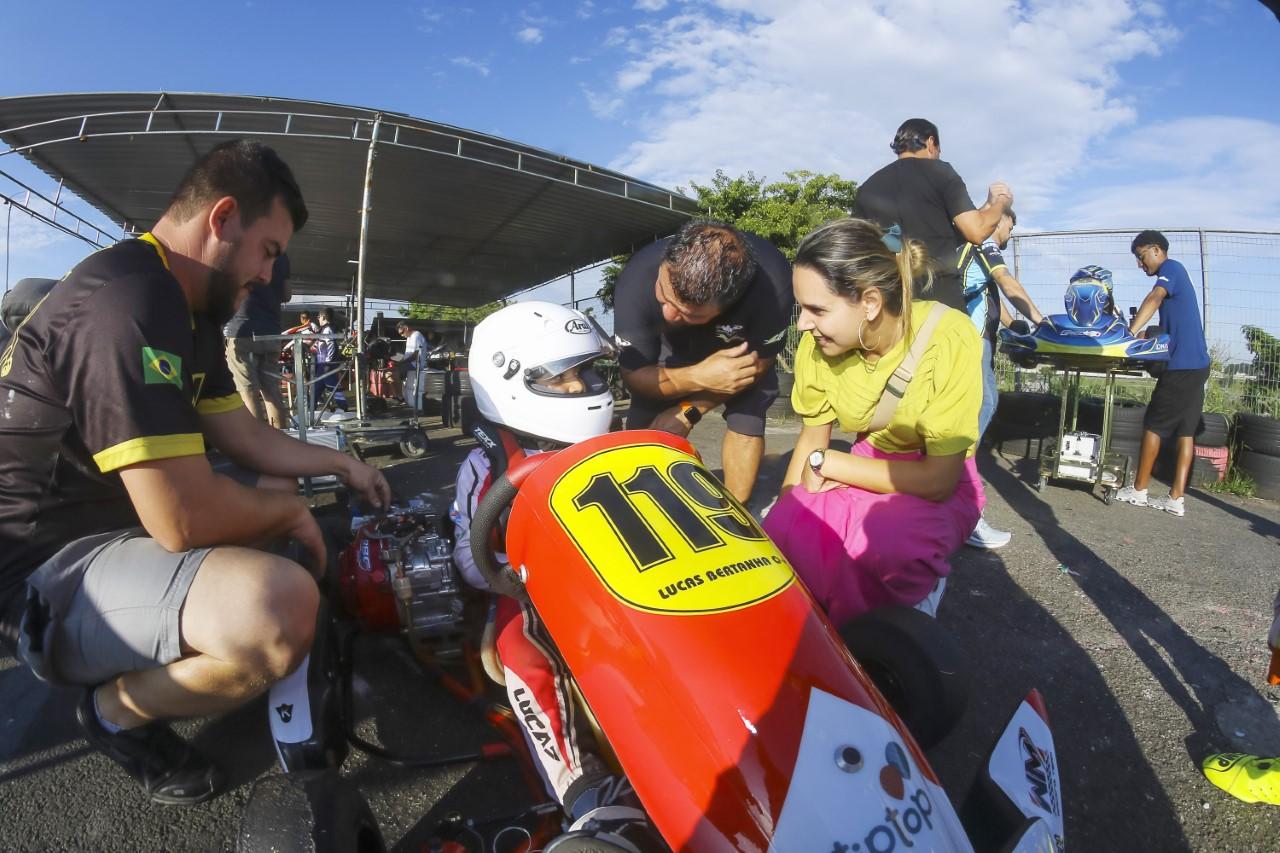 Piloto araraquarense brilha em Interlagos pela Copa SP Light de Kart