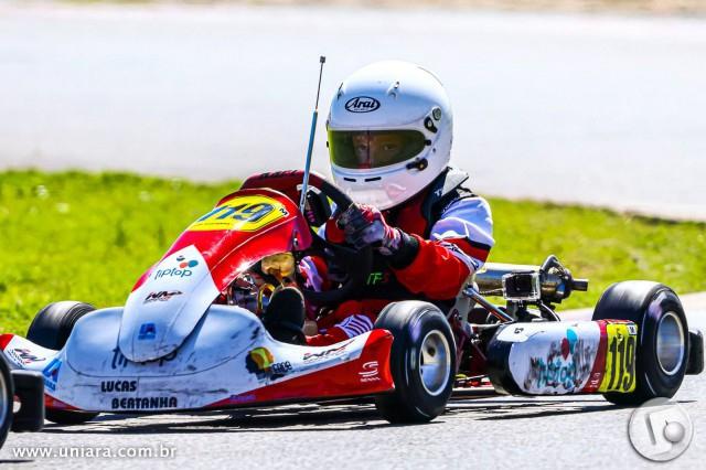 PILOTO DE KART APOIADO PELA UNIARA SOBE NO PÓDIO EM ETAPA DA XVI COPA SÃO PAULO LIGHT DE KART 2023!