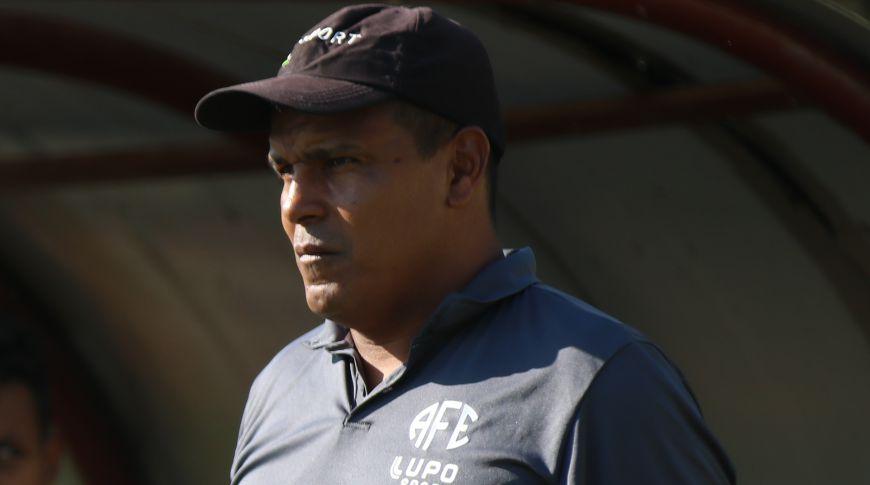 ALEXANDRE LOPES É EFETIVADO COMO TÉCNICO DA FERROVIÁRIA!