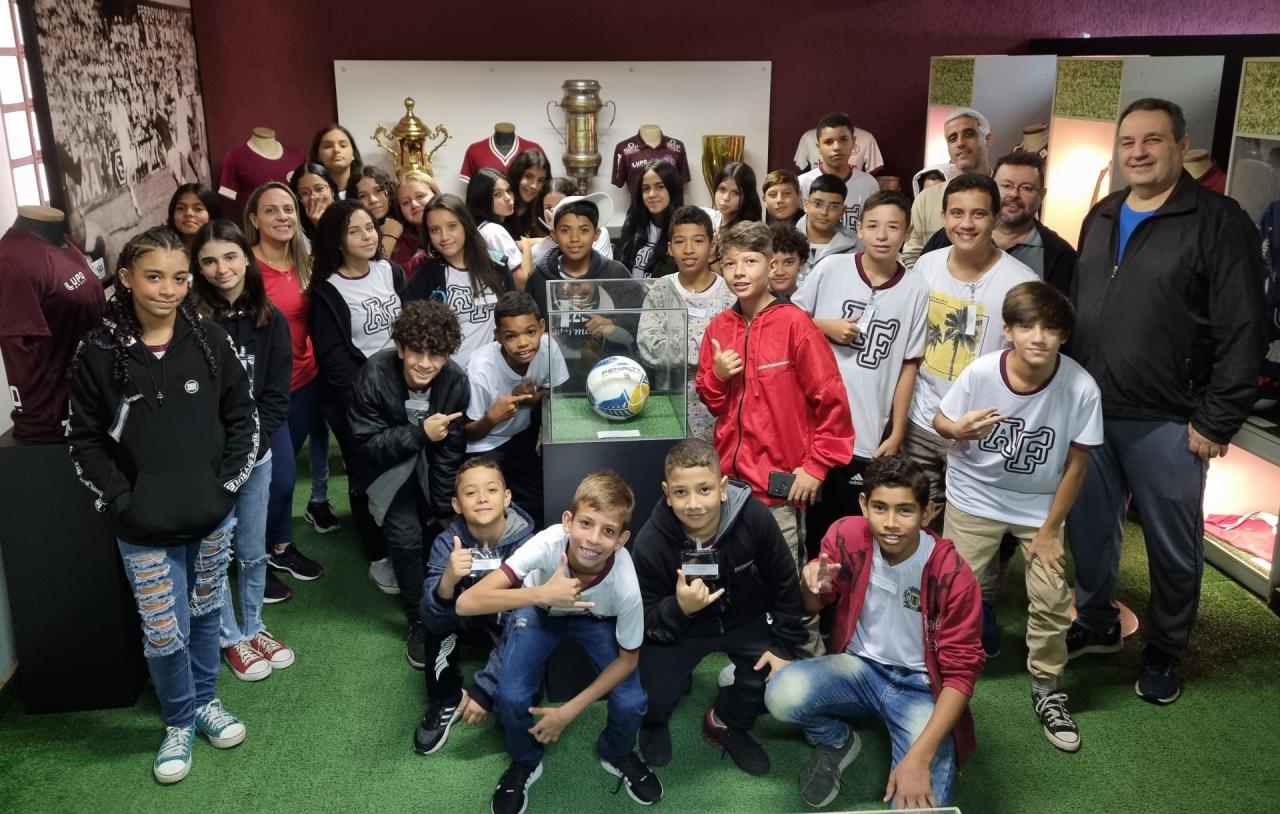 Alunos de Leme  visitam o Museu do  Futebol e Esportes de Araraquara!