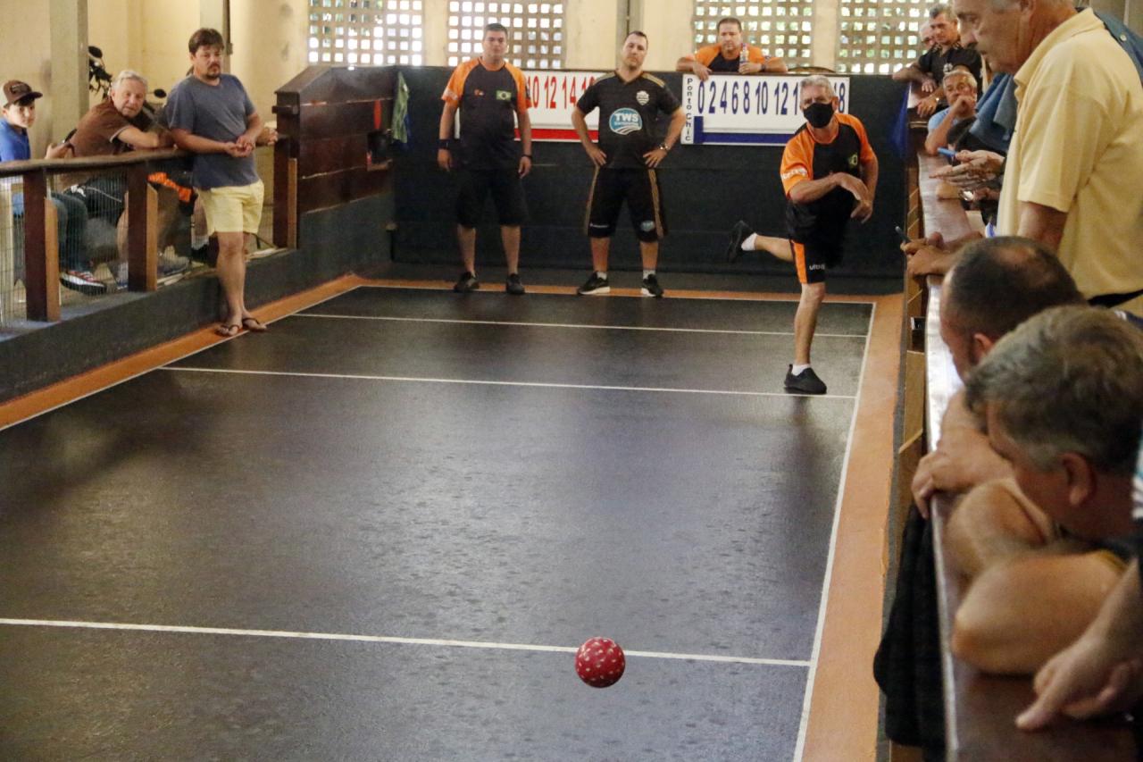 Ponto Chic enfrenta Gavião Peixoto na Copa Araraquara de Bocha 2023!