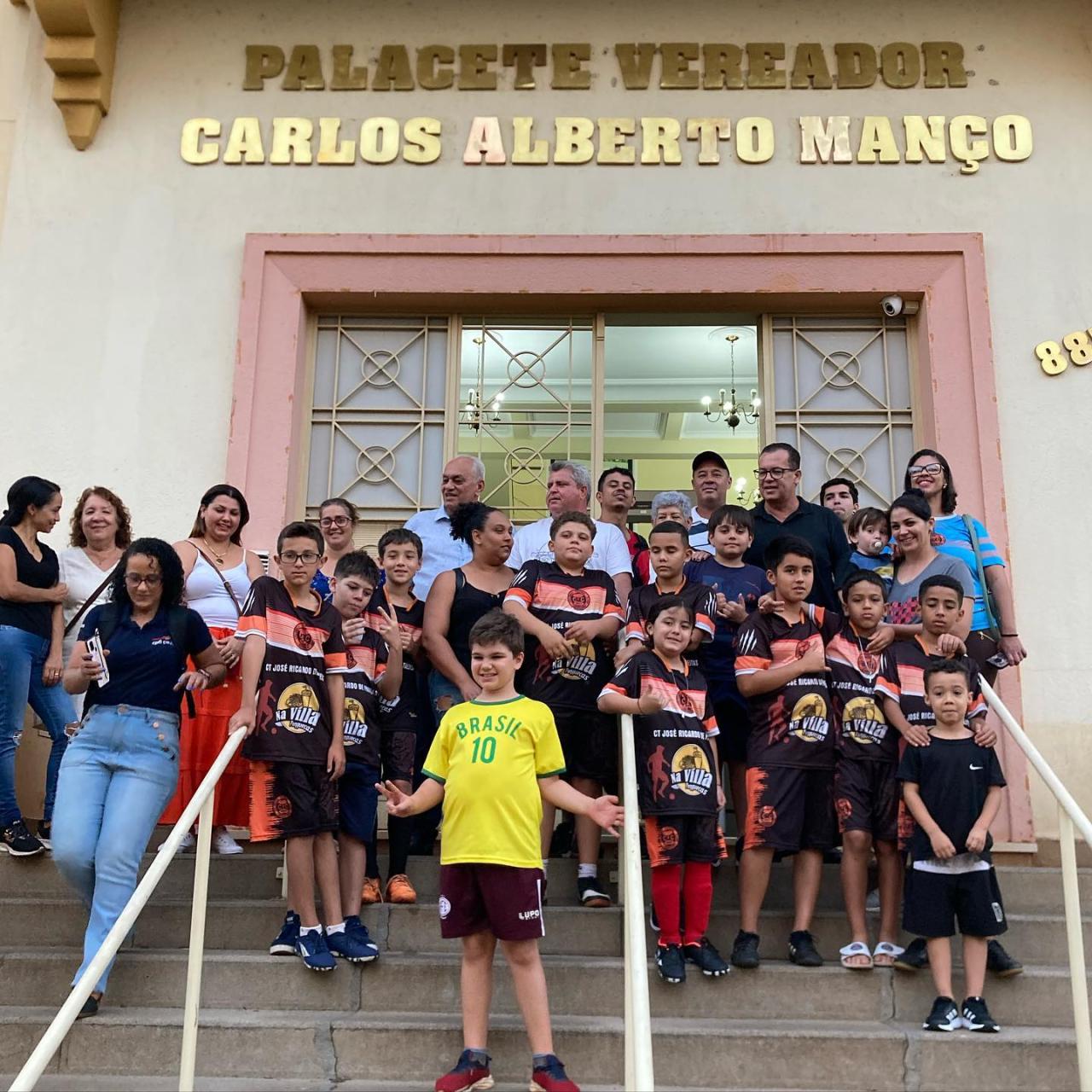 Atletas do Colorado Futebol Clube conhecem a Câmara Municipal de Araraquara!