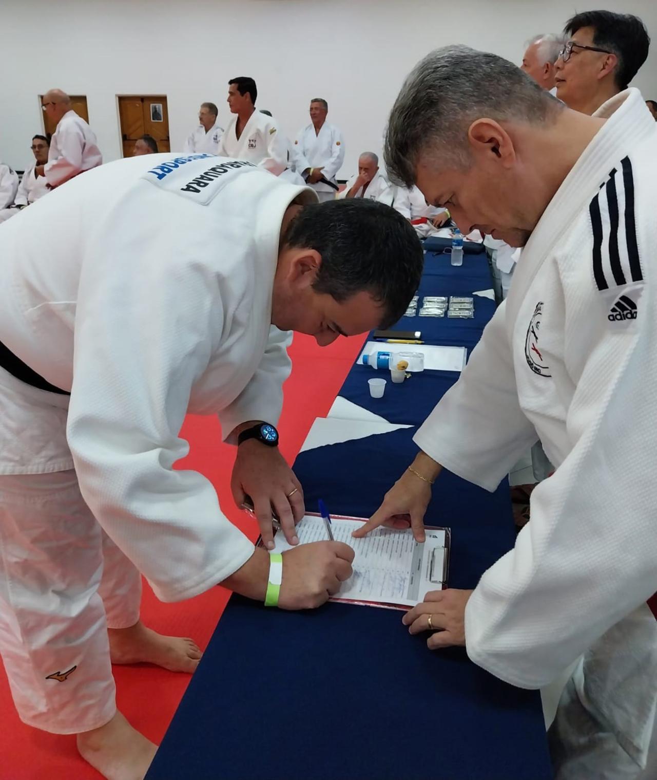 Júnior Aparecido Zuin da Fundesport Araraquara se torna árbitro internacional!