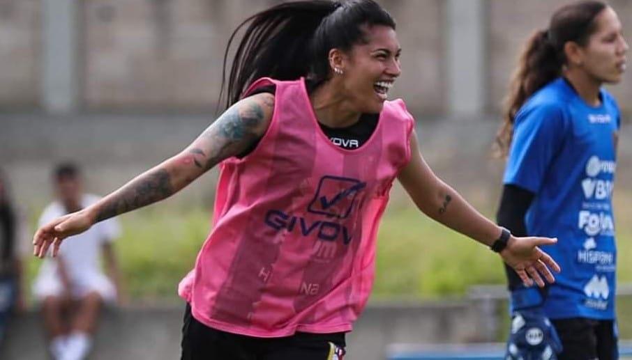 A atacante Guarecuco segue em período de treinamentos com a Seleção da Venezuela!