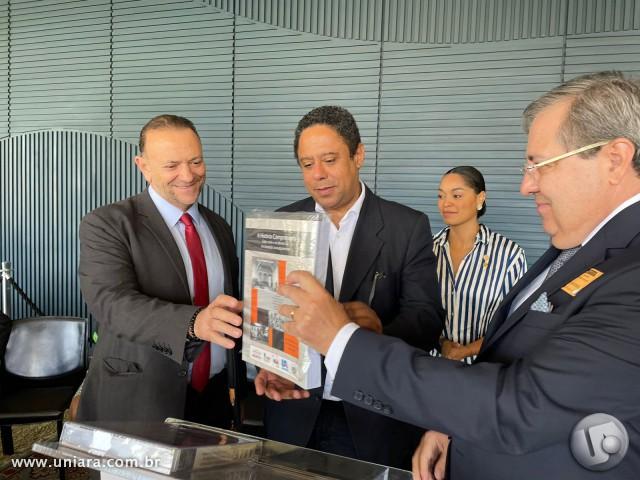 EM BRASÍLIA, LANÇAMENTO DE LIVRO SOBRE A ESCRAVIZAÇÃO ARARAQUARENSE, QUE TEM APOIO DA UNIARA, GANHA DESTAQUE NACIONAL!