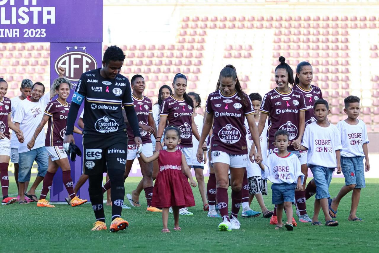 GUERREIRAS GRENÁS SOBRE NÓS!