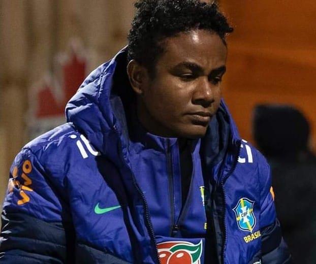 A goleira Luciana esteve com a Seleção Brasileira.Atacante Cuesta integrou a Seleção da Colômbia!