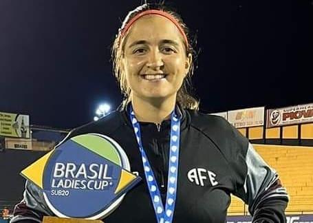 Técnica Julia Passero completou 100 jogos a frente das equipes sub-20 e 17 feminina da Ferroviária!