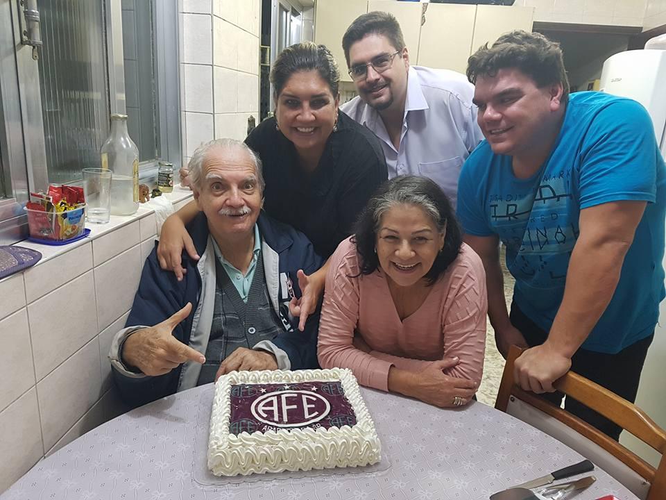Descanse em paz Sr.Monteiro , Araraquarense e torcedor símbolo da Ferroviária!