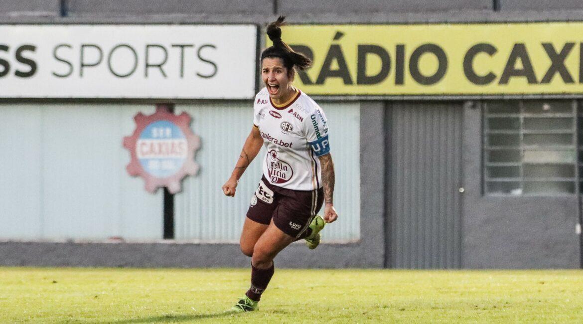 Luana renova com as Guerreiras Grenás!