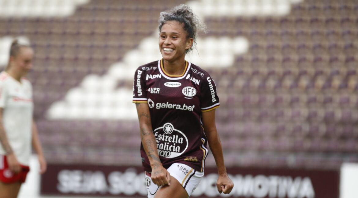 RAQUEL RENOVA COM AS GUERREIRAS GRENÁS!