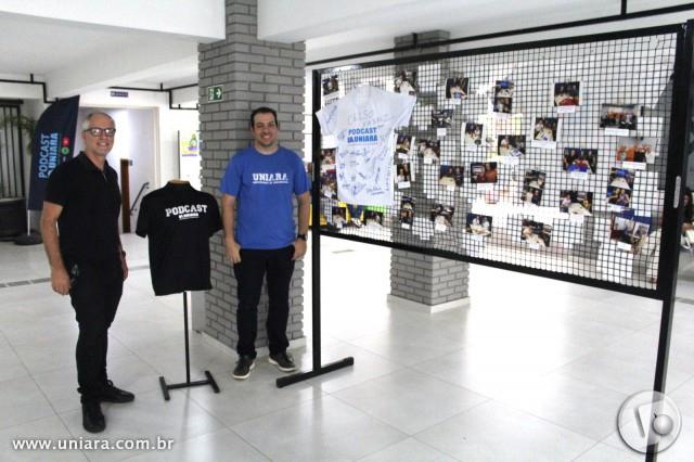 EXPOSIÇÃO COMEMORATIVA DO PODCAST UNIARA CONTINUA EM CARTAZ!