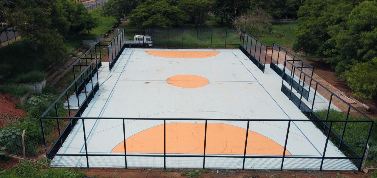 Prefeitura de Araraquara remodela quadra poliesportiva ¨Olivério Bazani Filho”, no Selmi Dei em Araraquara!
