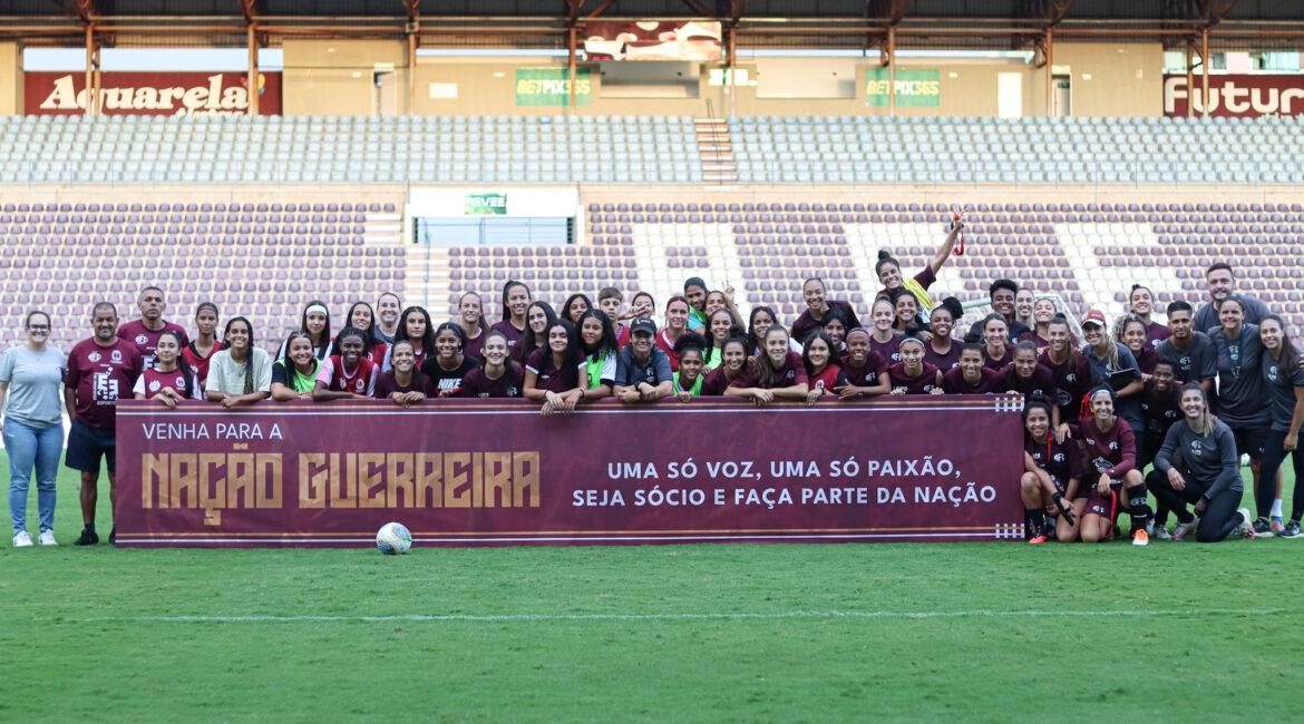 Guerreiras Grenás recebem visita de jogadoras das escolinhas da Secretaria de Esportes de Araraquara!