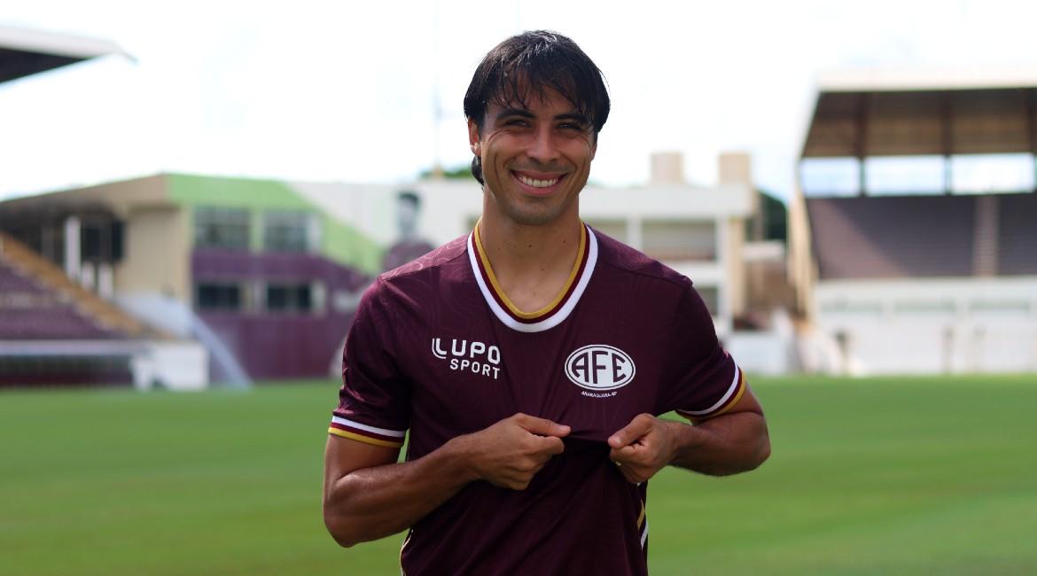 Meio-campista Ricardinho assina com a Ferroviária!