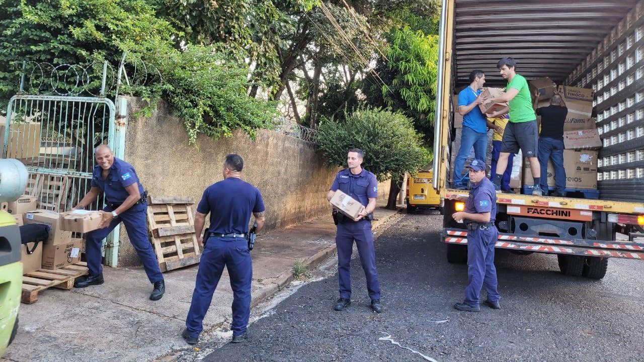 Após 15 caminhões de doações para o Sul, Fundo Social  foca agora na Campanha do Agasalho 2024!