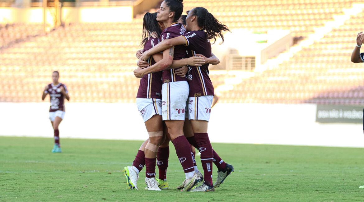 Guerreiras Grenás conquistam terceira virada em casa e seguem invictas no Brasileirão Feminino!