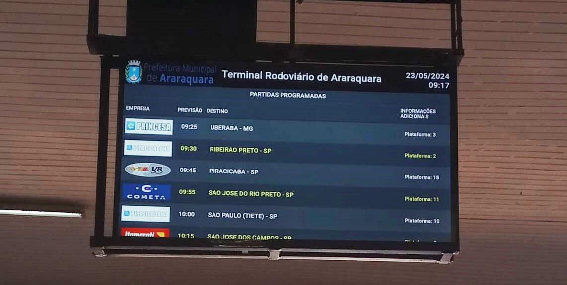 Rodoviária de Araraquara recebe monitor para indicação de horários de embarque!