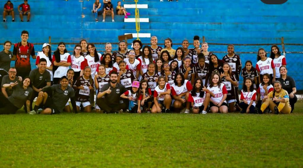 Escolinha de Futebol do Sesi Feminino prestigiam as Guerreiras Grenás!