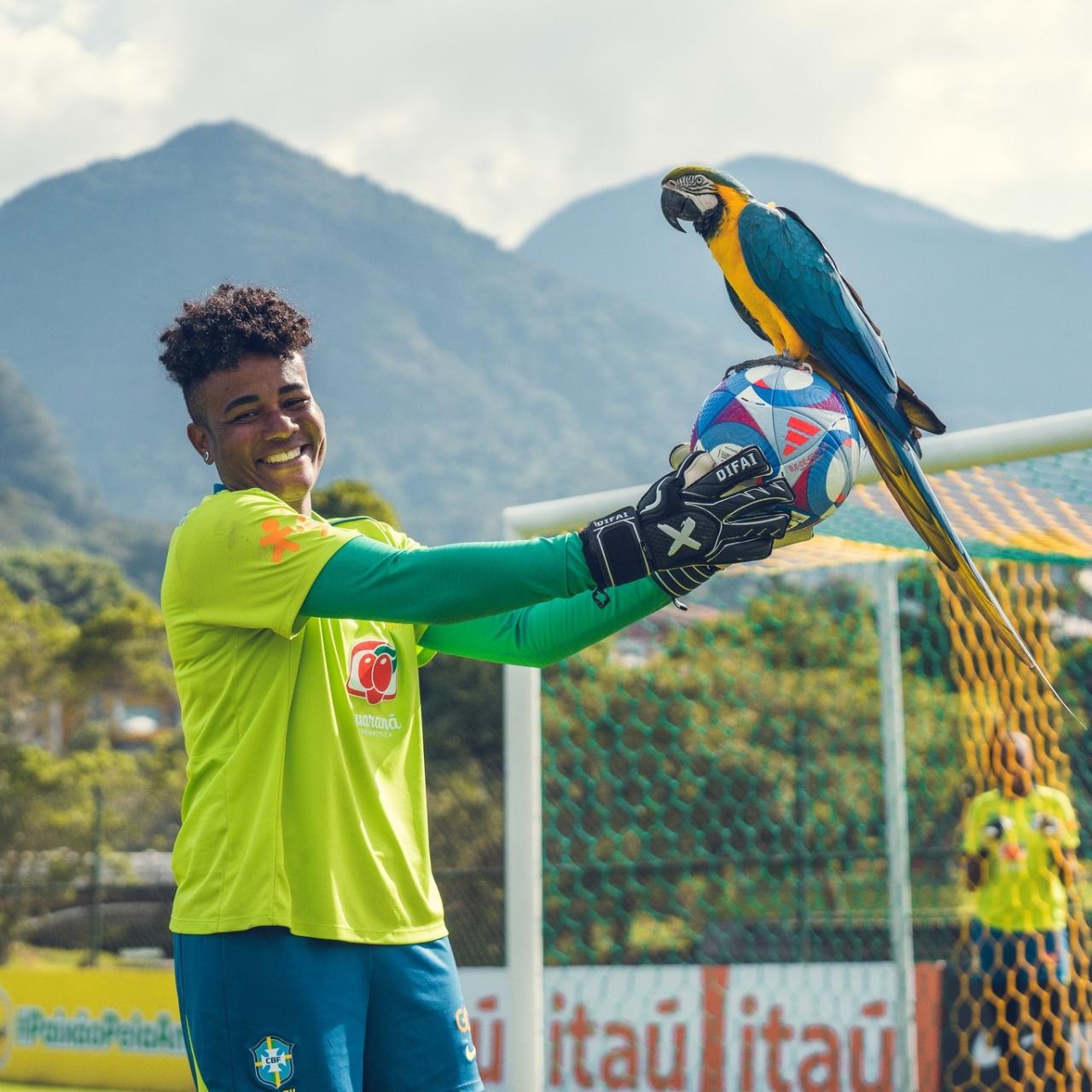 Luciana, seguiu viagem com a Seleção Brasileira Feminina!