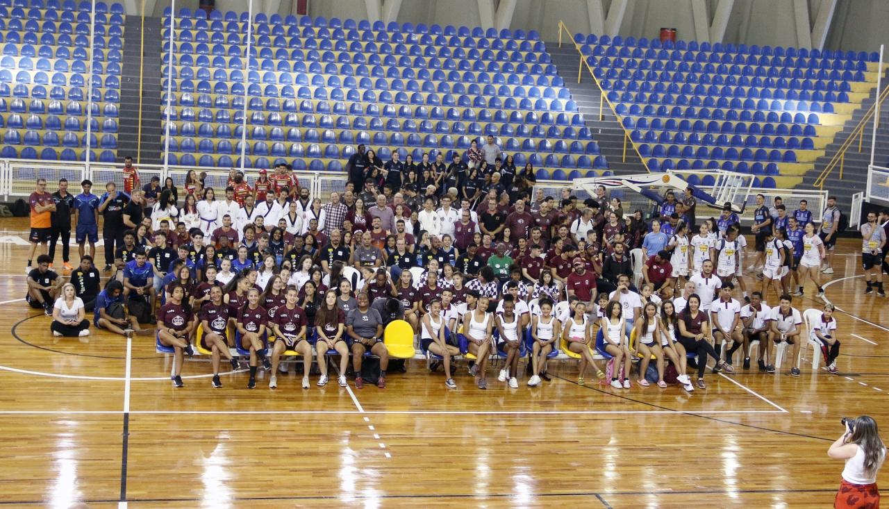 Prefeito Edinho Silva se encontra com atletas que representarão Araraquara!