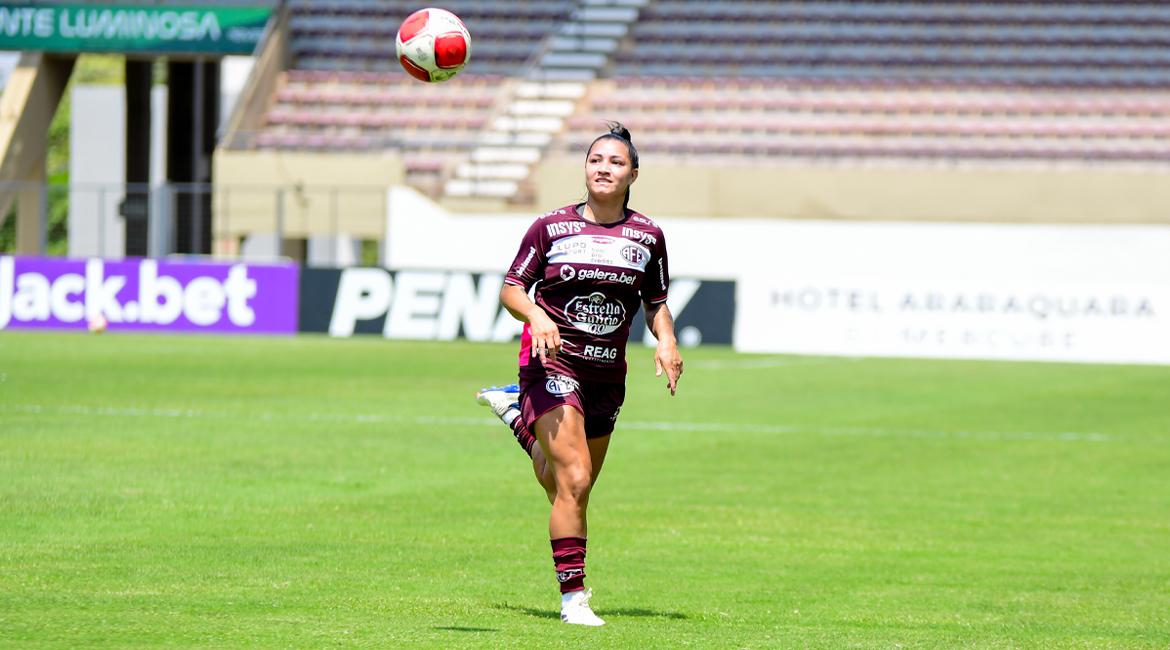 Ferroviária renova com a meio-campista Micaelly até 2026!