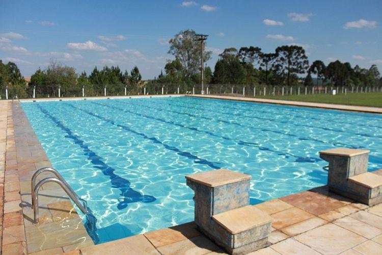 Piscinas do Parque Pinheirinho em Araraquara são abertas nos finais de semana!