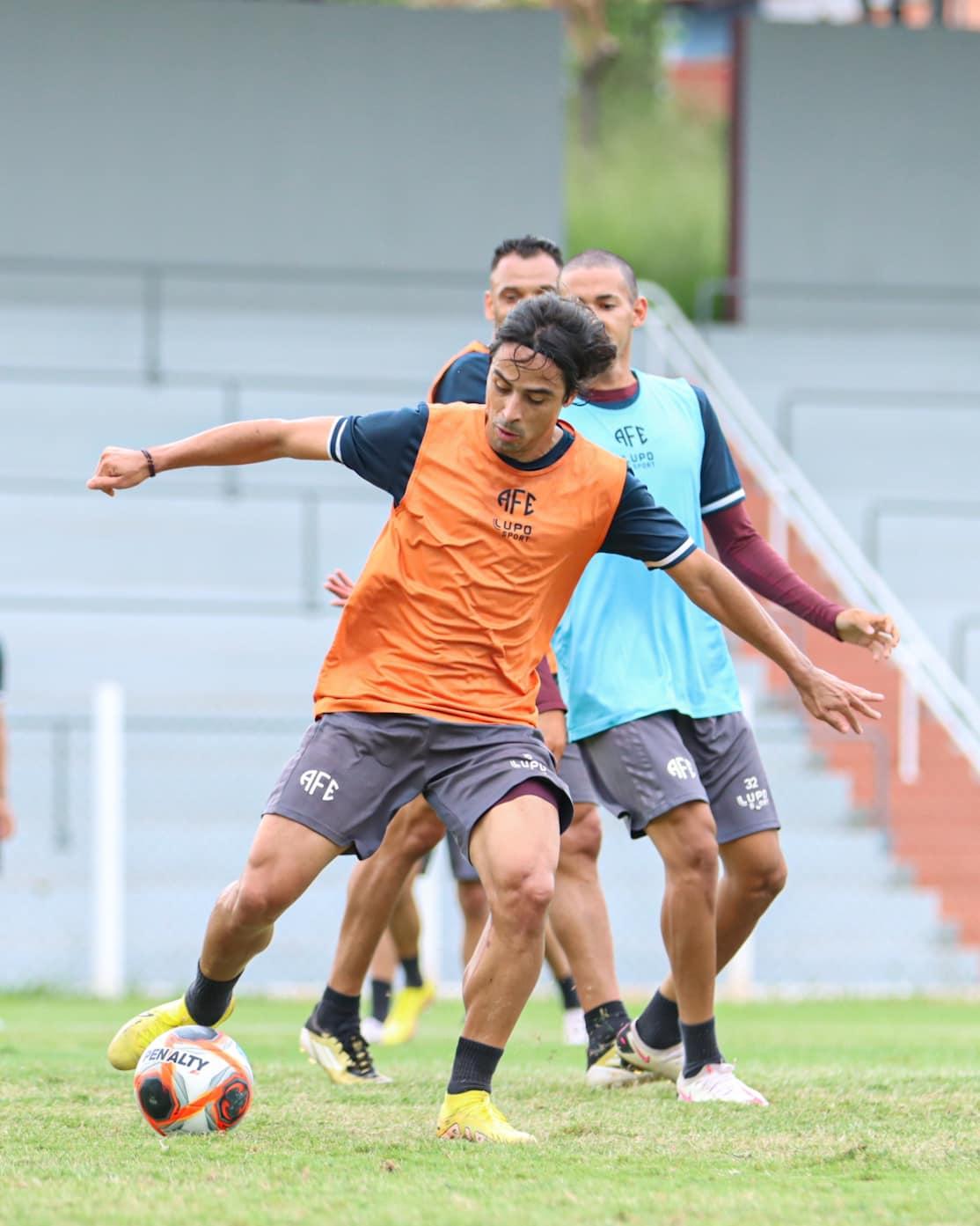 Ferroviária foca e trabalha para uma semana com dois desafios em Araraquara!