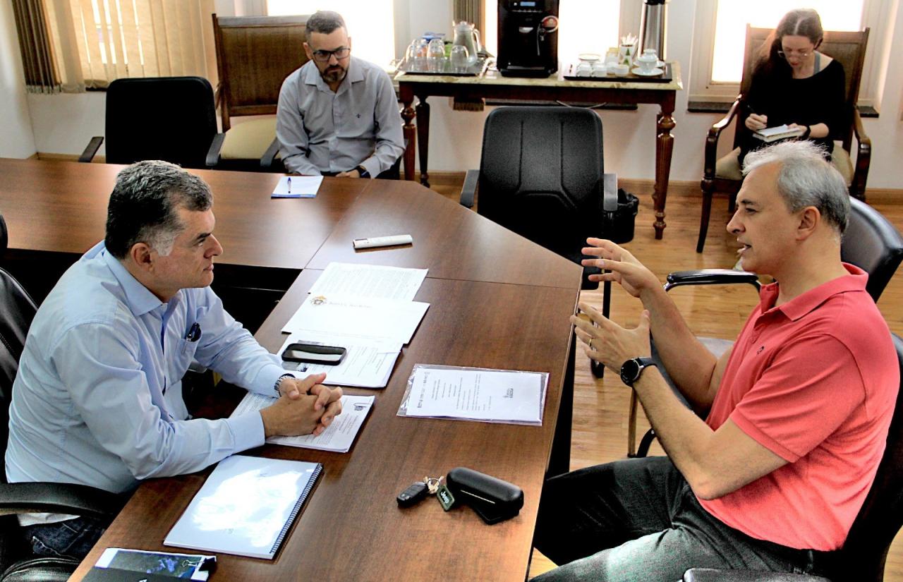 Prefeitura de Araraquara e Uniara se reunem para fortalecerem a Ciência !