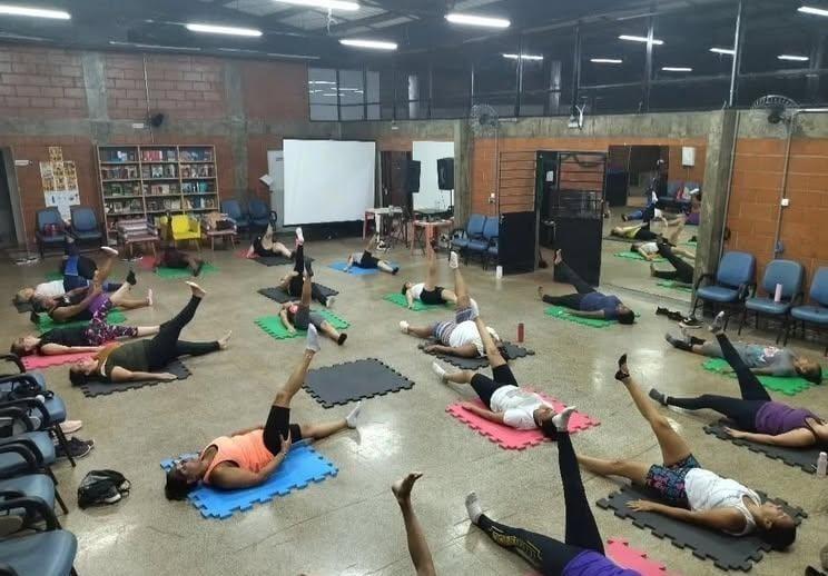 Ritmos e pilates têm vagas preenchidas no Centro de Referência Afro e Casa SP Afro Brasil de Araraquara!