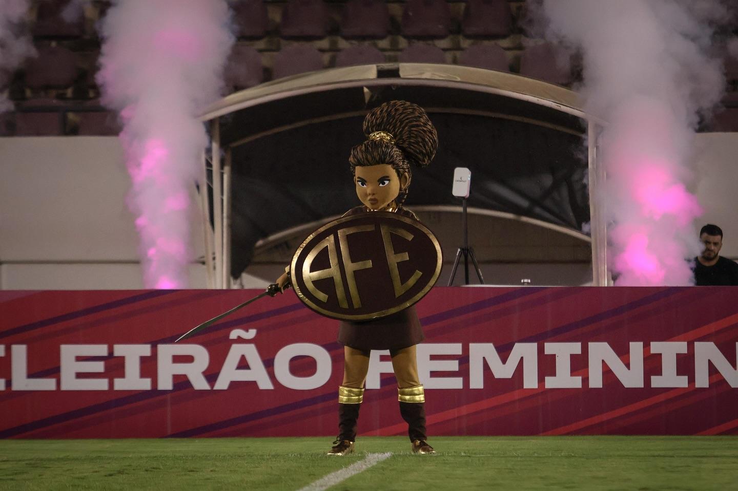 A mascote Guerreira Grená foi devidamente apresentada à Nação Guerreira nos 75 anos da Ferroviária!