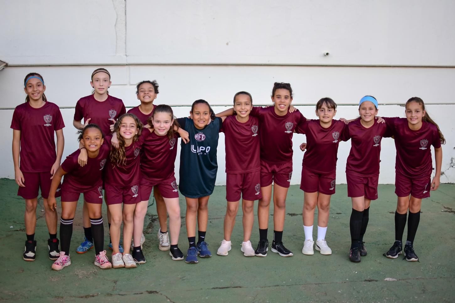 Alunas da Escola das Guerreiras Grenás marcaram presença em jogo da Ferroviária!