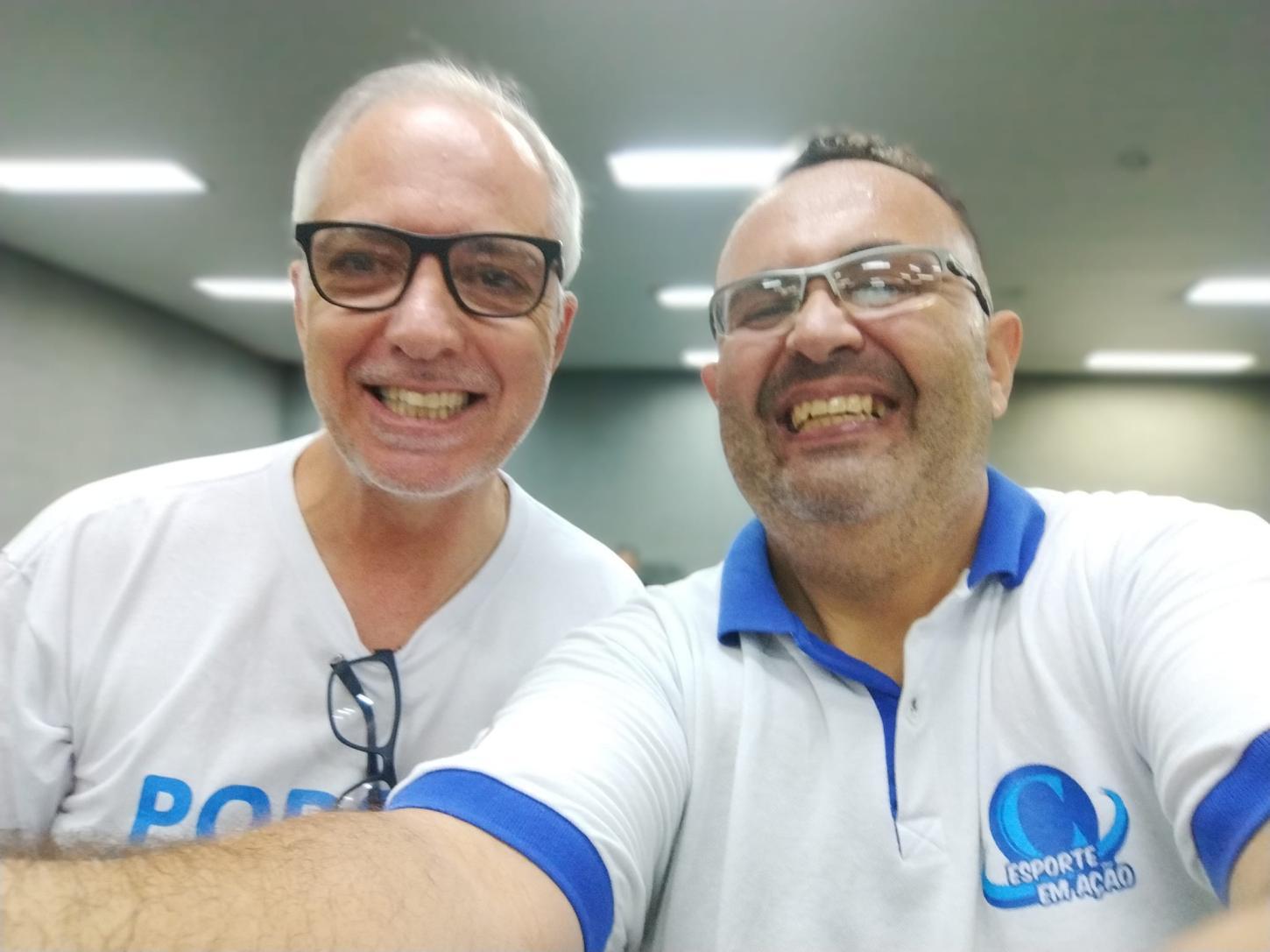 Professor Alexandre José Pierini, do Podcast Uniara , lança livro de Crônicas em parceria com o Site Esporte em Ação!