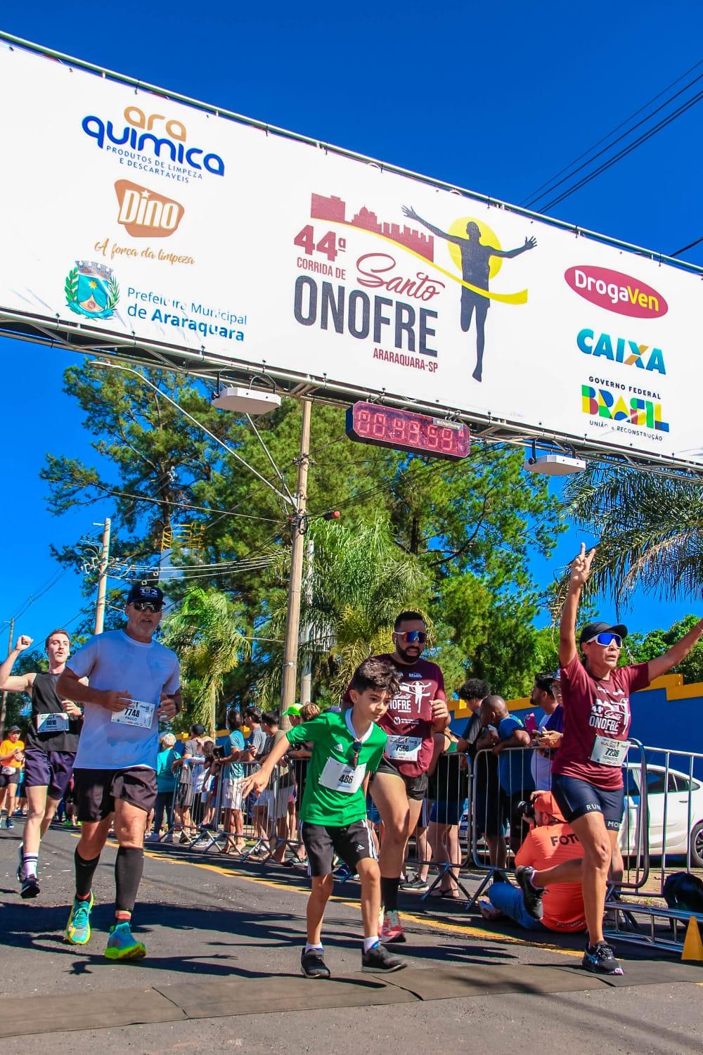 Corrida de Santo Onofre celebra 45ª edição com recorde de inscritos e forte impacto social em Araraquara!