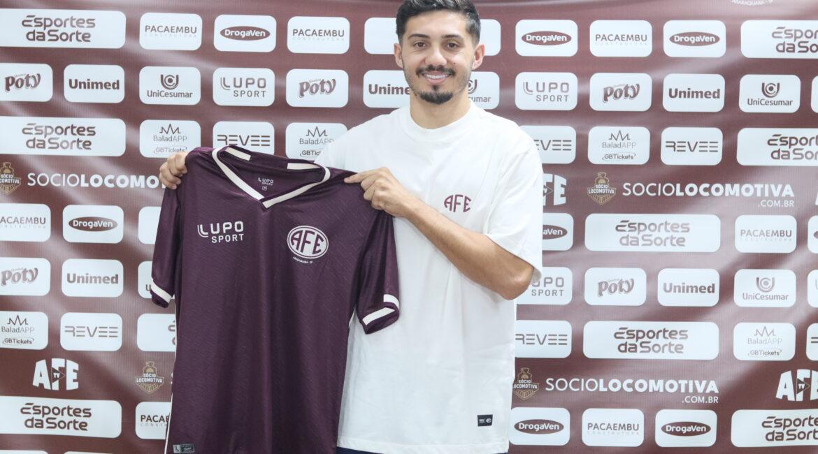 Atacante Allison acerta com a Ferroviária!