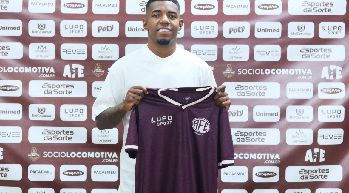 Atacante Douglas Skilo é o novo reforço da Ferroviária para 2026!