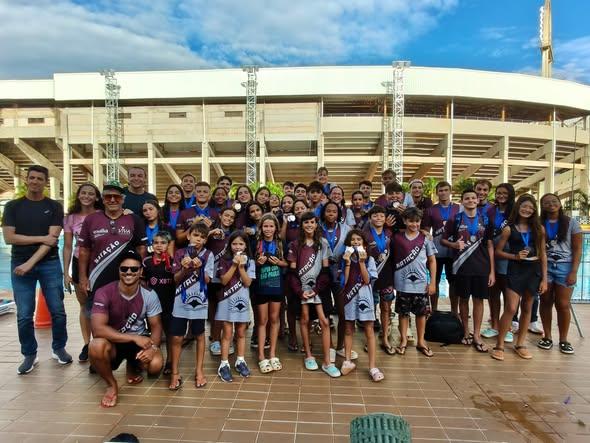 FUNDESPORT SEDIA ETAPA REGIONAL DE NATAÇÃO, CONQUISTA 90 MEDALHAS E DESTACA FORÇA DO ESPORTE EM ARARAQUARA!