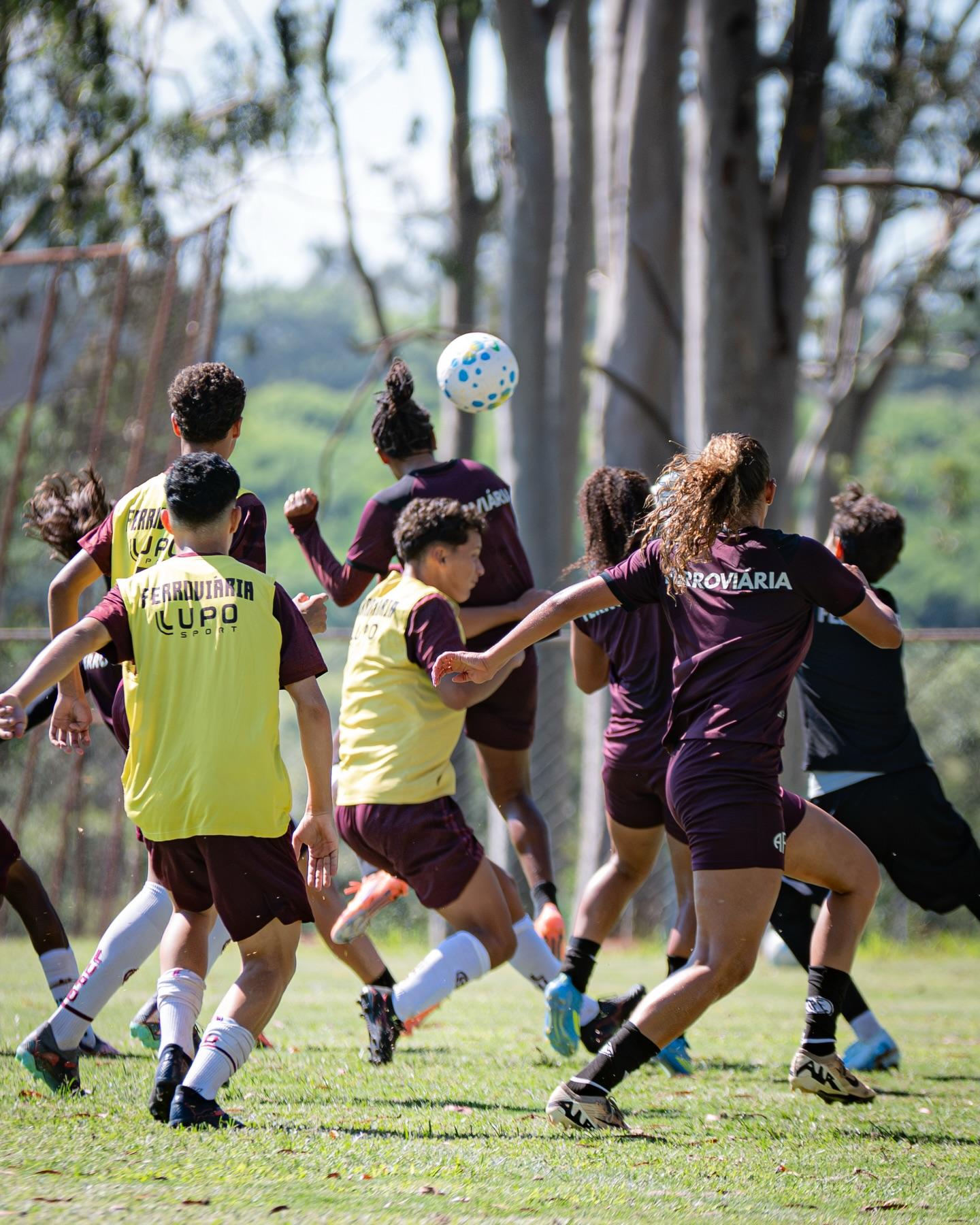 Guerreiras Grenás realizaram atividade com a equipe Sub-14 masculina da Ferroviária!