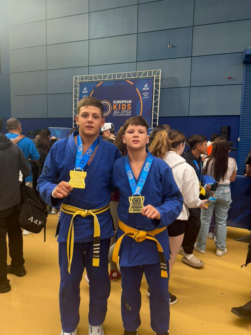 VIctor e Gabriel Silva de Araraquara são Campeões Europeus de Jiu Jitsu 2026!