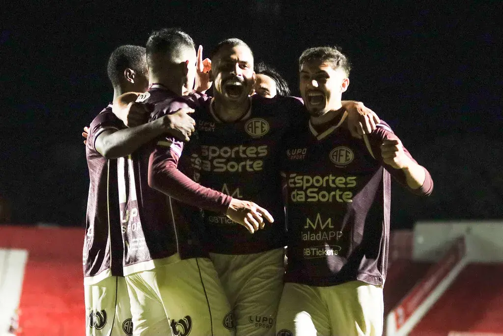 Ferroviária 1 x 0 Barra-SC - Triunfo leva AFE ao G-8 da Série C 2026!