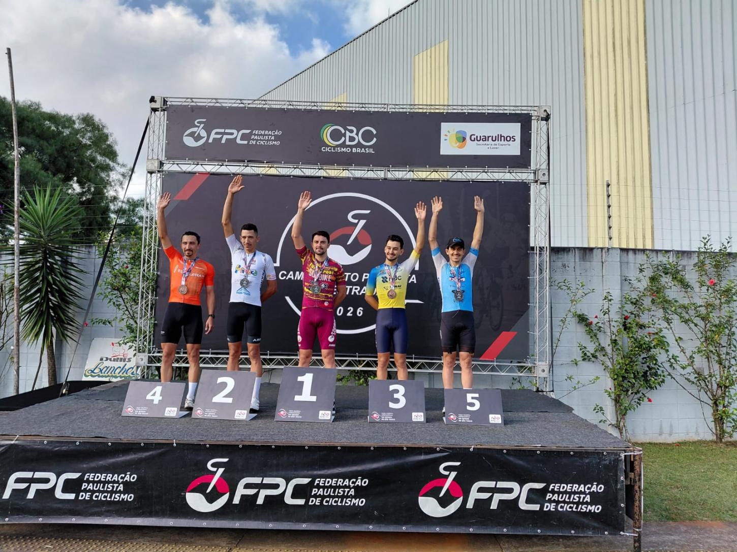Fundesport/Araraquara celebra Três Campeões Paulistas de Estrada de Ciclismo 2026!
