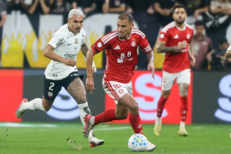 Diniz 'ansioso' para contar com Memphis no Corinthians
