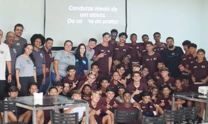 Ferroviária promove palestra com foco em educação nutricional para as categorias de base!