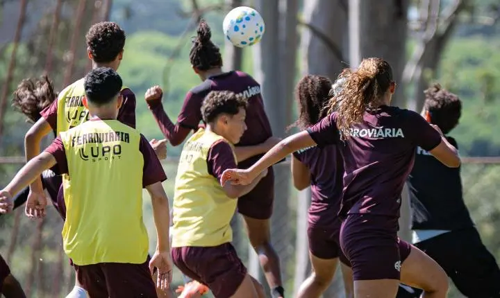 Guerreiras Grenás realizaram atividade com a equipe Sub-14 masculina da Ferroviária!